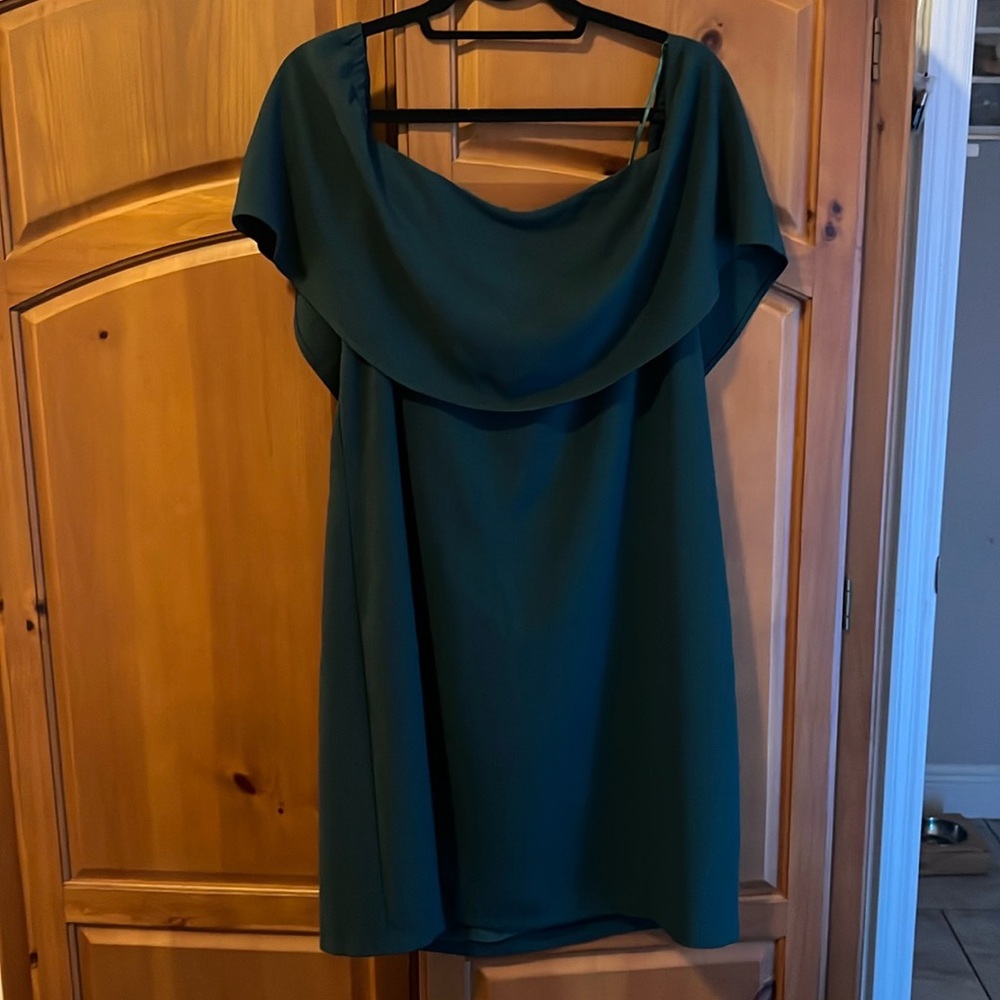 Charles Henry Off Shoulder Dress in Green